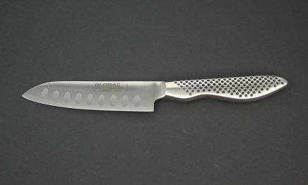 GS57 Global  Santoku XS (Kullenschliff)