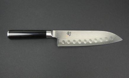 DM-0718 Kai Shun Santoku mit Kullenschliff