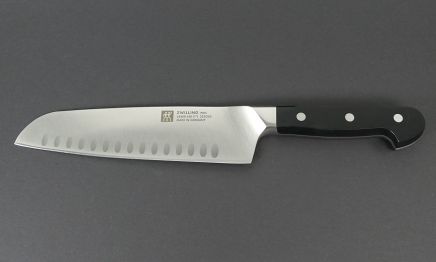 Zwilling Pro Santoku (Kullenschliff)